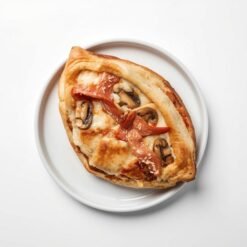 51. Calzone Spezial - aus Rind - mit Sucuk, Schinken und Champignons