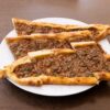 72. Pide - mit Hackfleisch