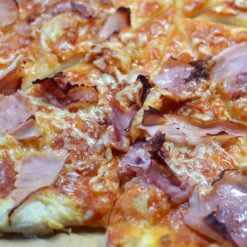 42. Pizza mit Schinken - aus Rind